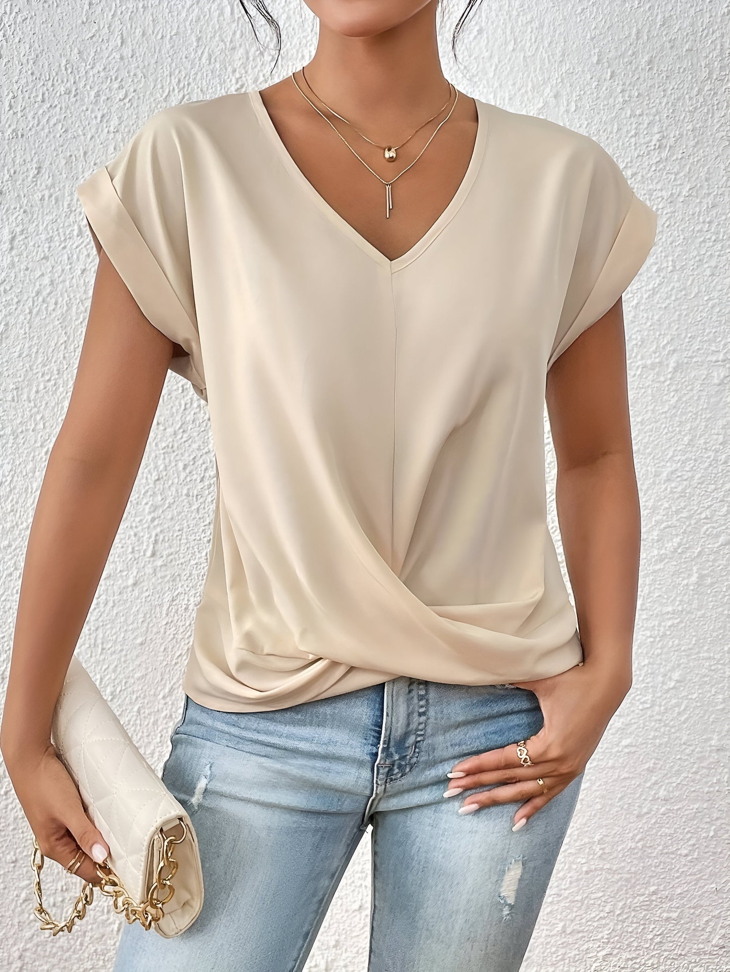 Amélie™ | T-shirt décontracté avec décolleté en cœur