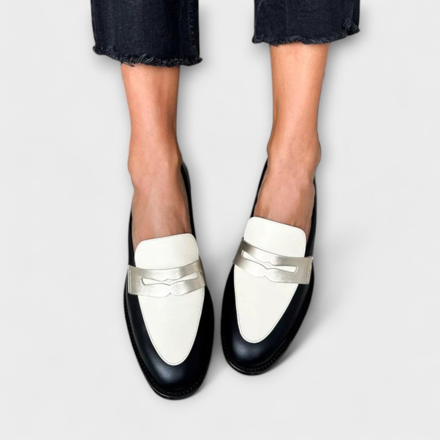 Valeria™ | Mocassins Noirs avec Brillance Métallique