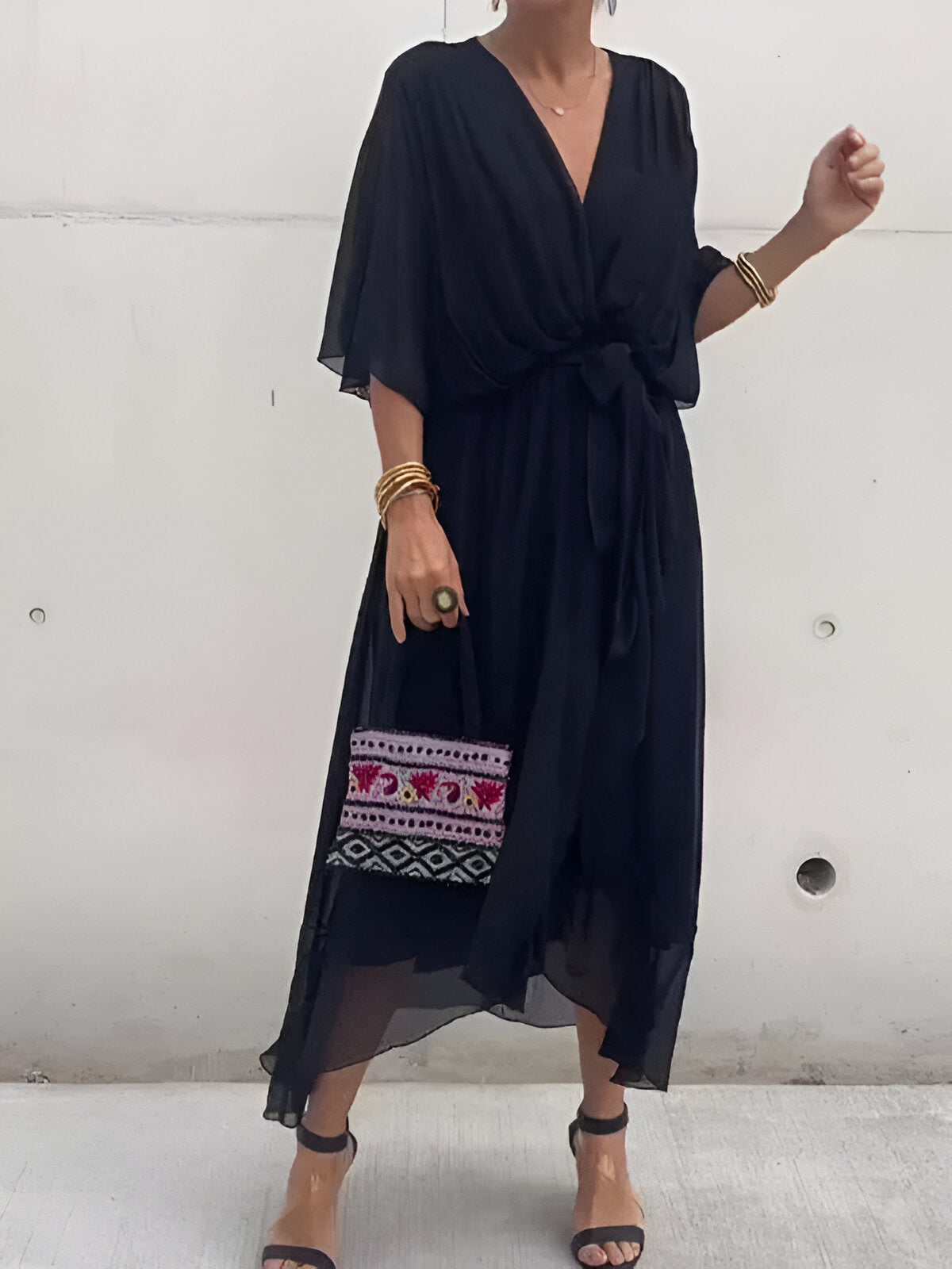 Monica™ | Robe à décolleté en V